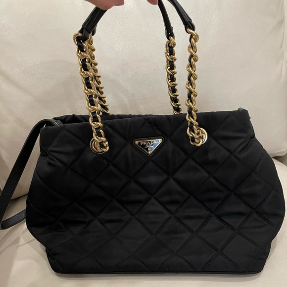 💯 Authentic LIKE NEW PRADA Re-Edition 1995 Tote 🖤 - Picture 3 of 12